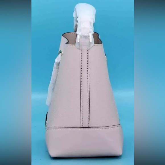 Michael Kors Mercer Small Pebbled Leather Bucket Bag - Picture 7 of 7